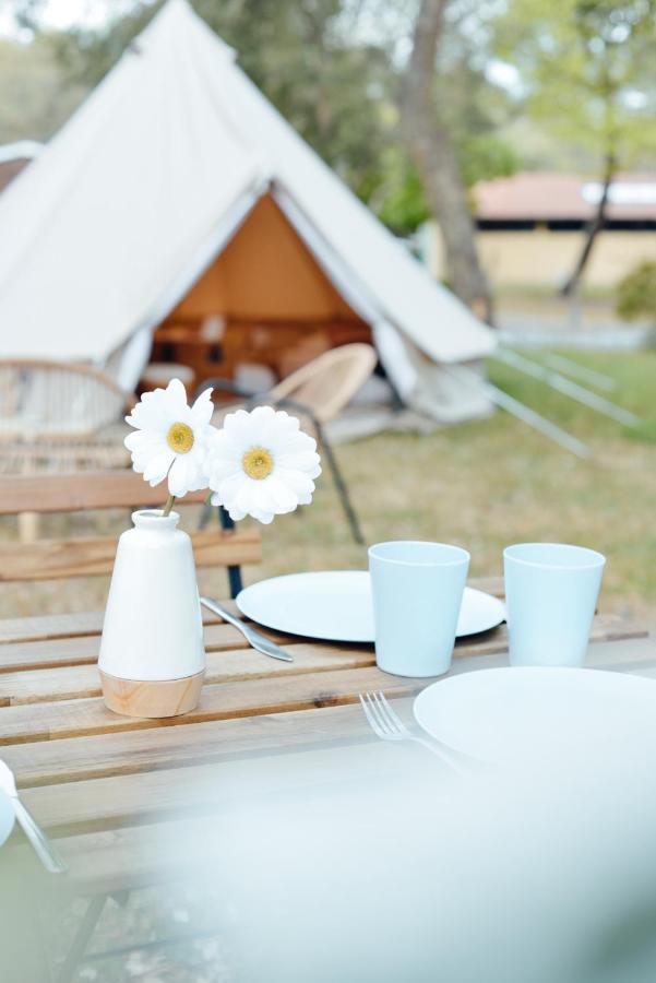 فندق Cocooning Tipi - سانيوس المظهر الخارجي الصورة